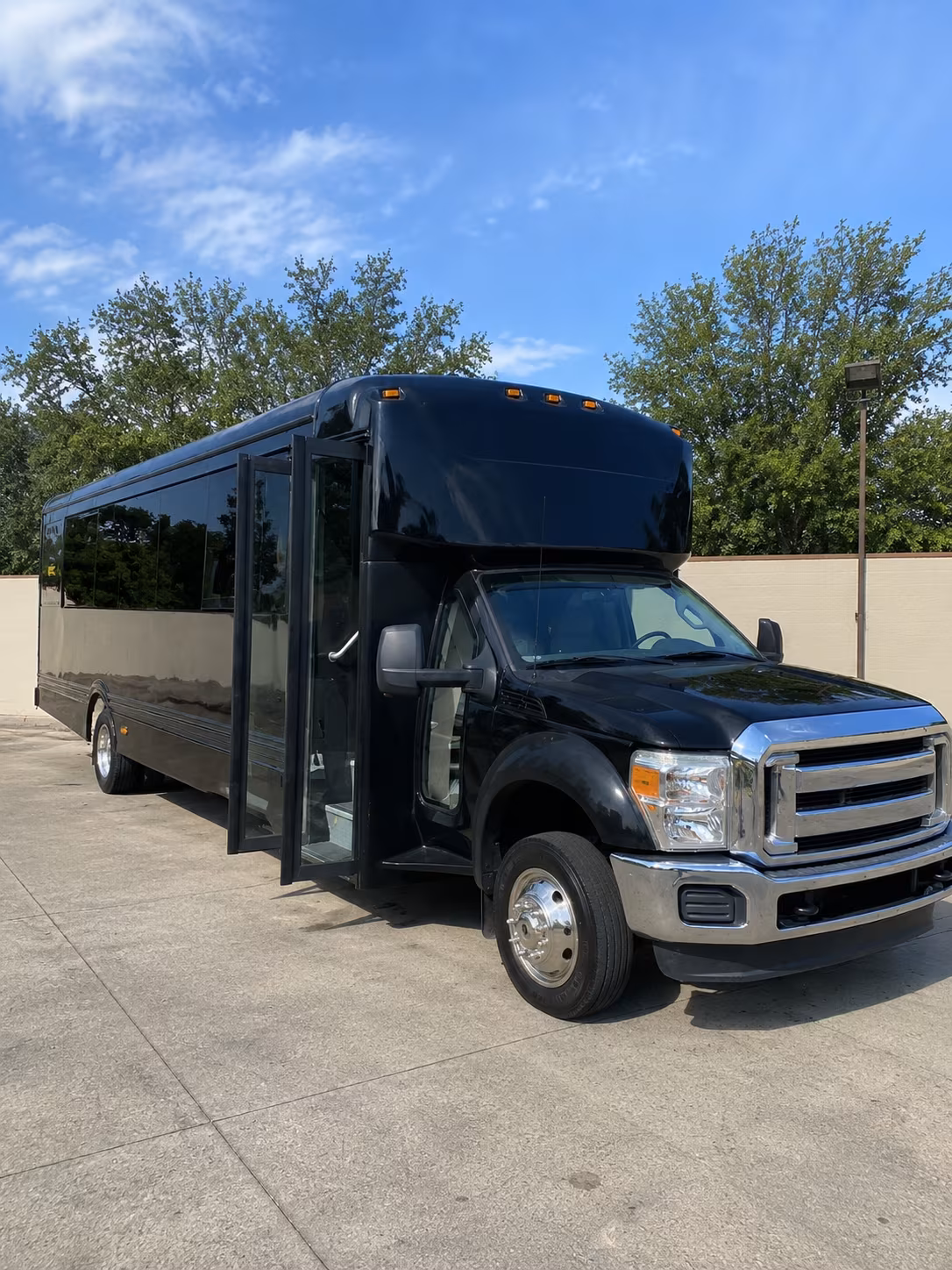 orem 20 passenger party bus